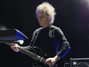Perry Bamonte de The Cure, fuente https://www.heute.at/i/the-cure-band-trauert-um-gitarrist-perry-bamonte-120152169/doc-1jdfan7vq4