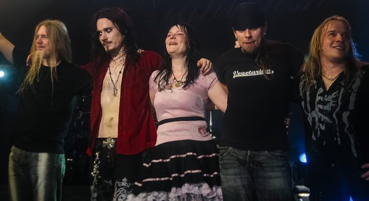 Foto de Anette Olzon con Nighthwish, obra de Ksenia Bramley bajo licencia CC