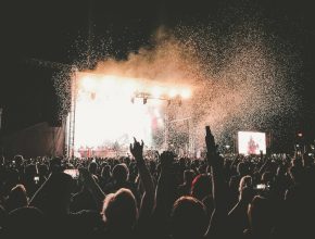 Público disfrutando de los mejores festivales de rock y metal en España 2026