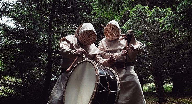 Seasons of the Dark Hive, el debut de Tabernis
