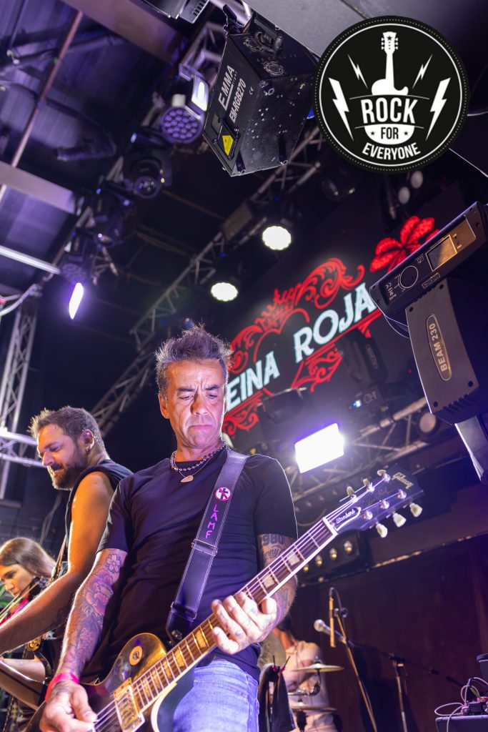 reina roja a manos de Jose_gonzalez_photo