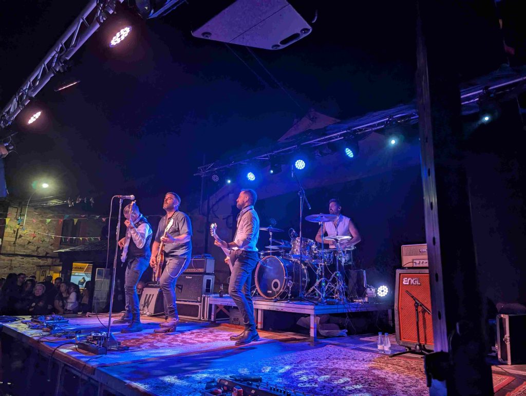 Cobardes en el Liebre Rock