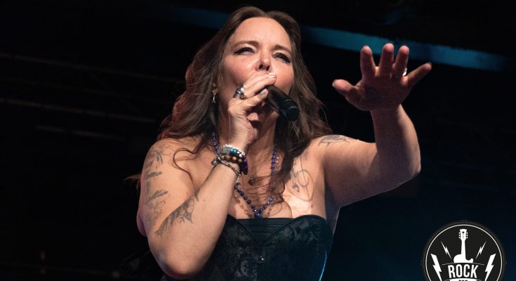 Cronica de Anette Olzon en Madrid. Portada del artículo con Anette