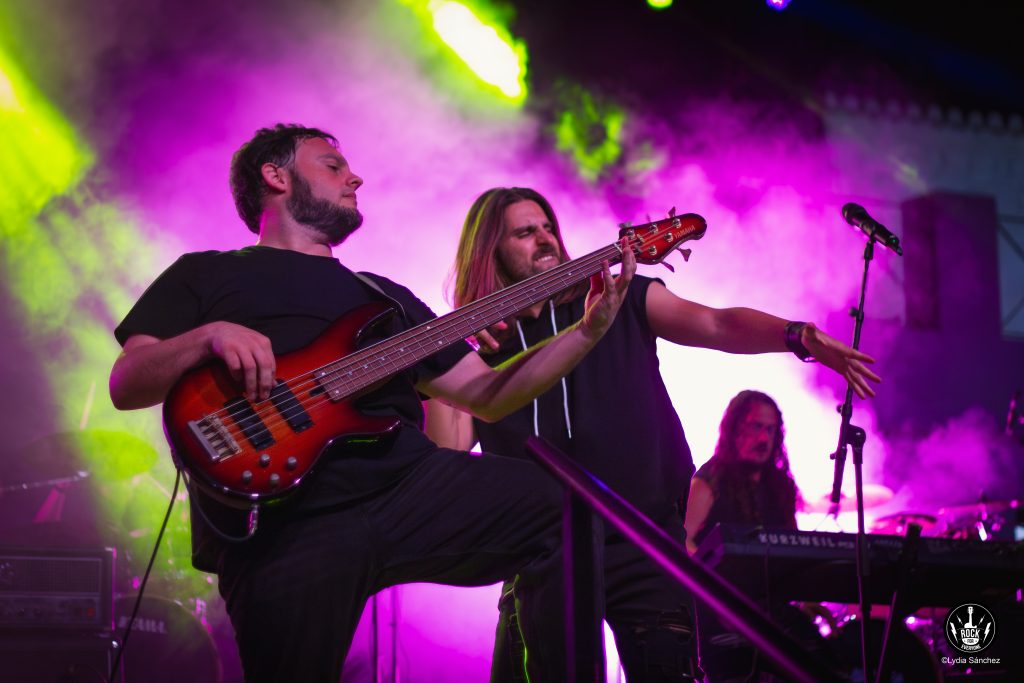 Crónica de Metalfara 2026: Foto de la banda Sylvania actuando en el festival
