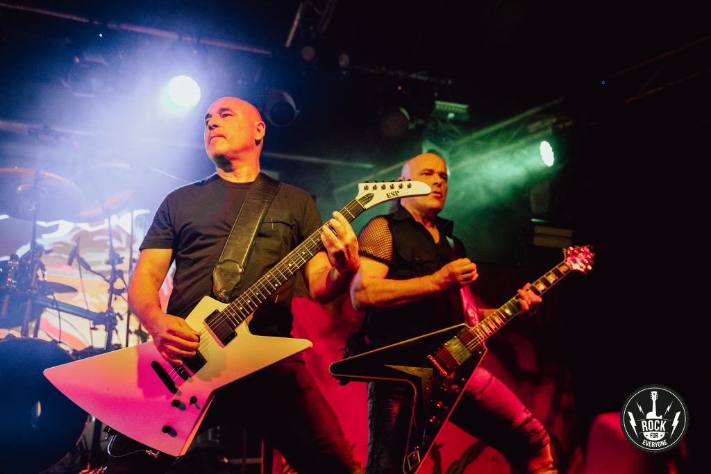 crónica de Su Ta Gar en Madrid, primer plano de los dos guitarras