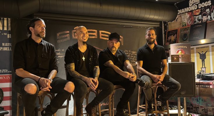 Foto de la banda en la presentación del disco para la reseña de Anandamida